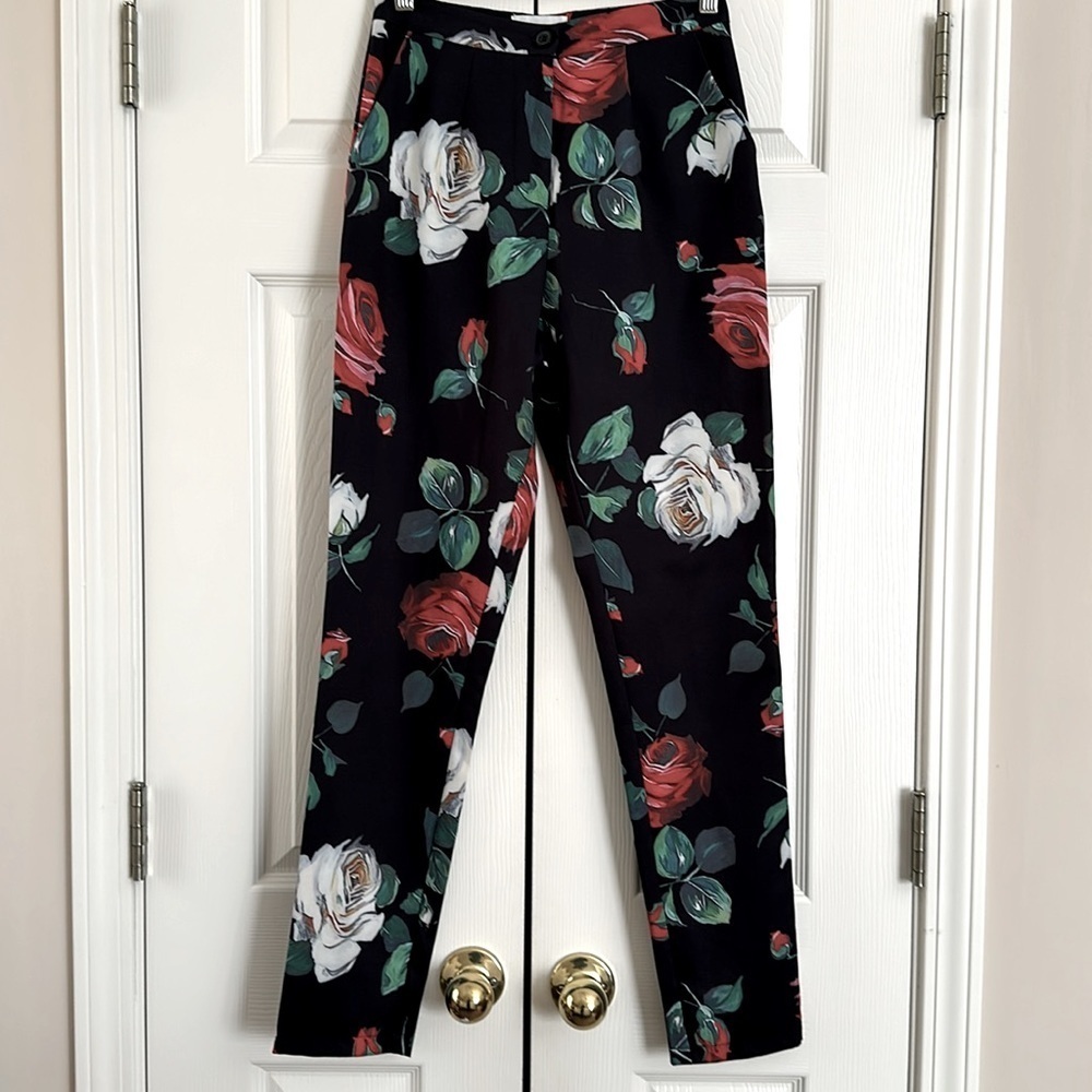 L’ATISTE Floral Pants Size Small EUC